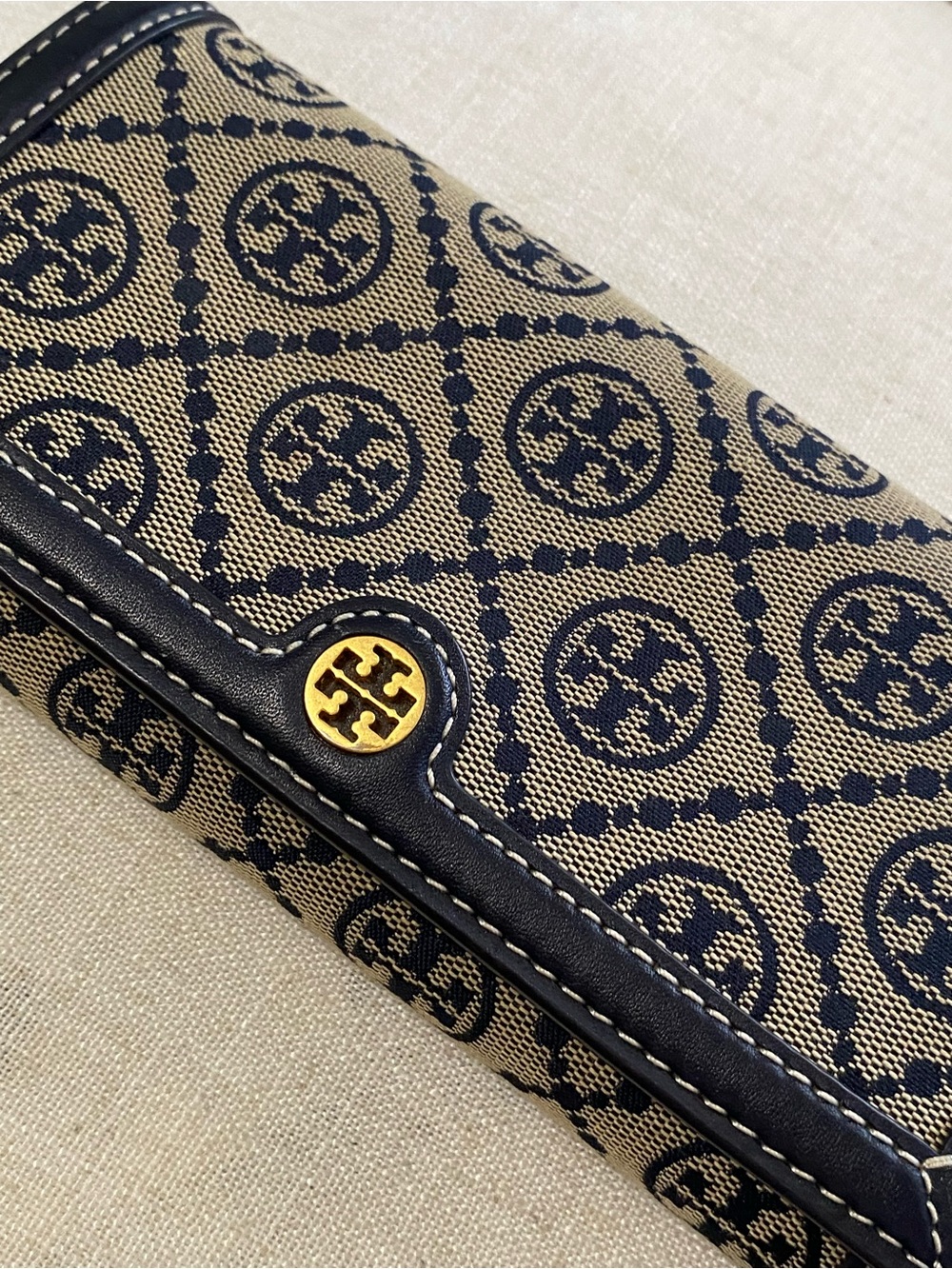 Authentic Tory Burch T-Monogram Jacquard Wallet Clutch Navy Yellow - Picture 3 of 13
